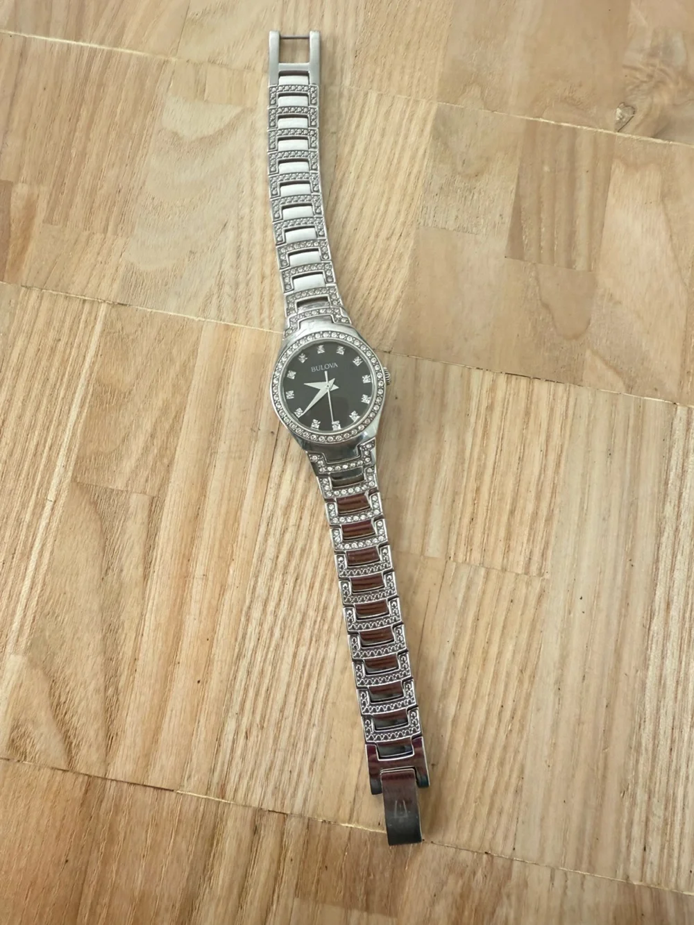 Bulova ladies 96L170 black dial silver tone watch NEW BATTERY